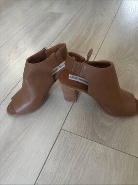 Steve Madden Cognac Open-Toe Block Heel Booties
